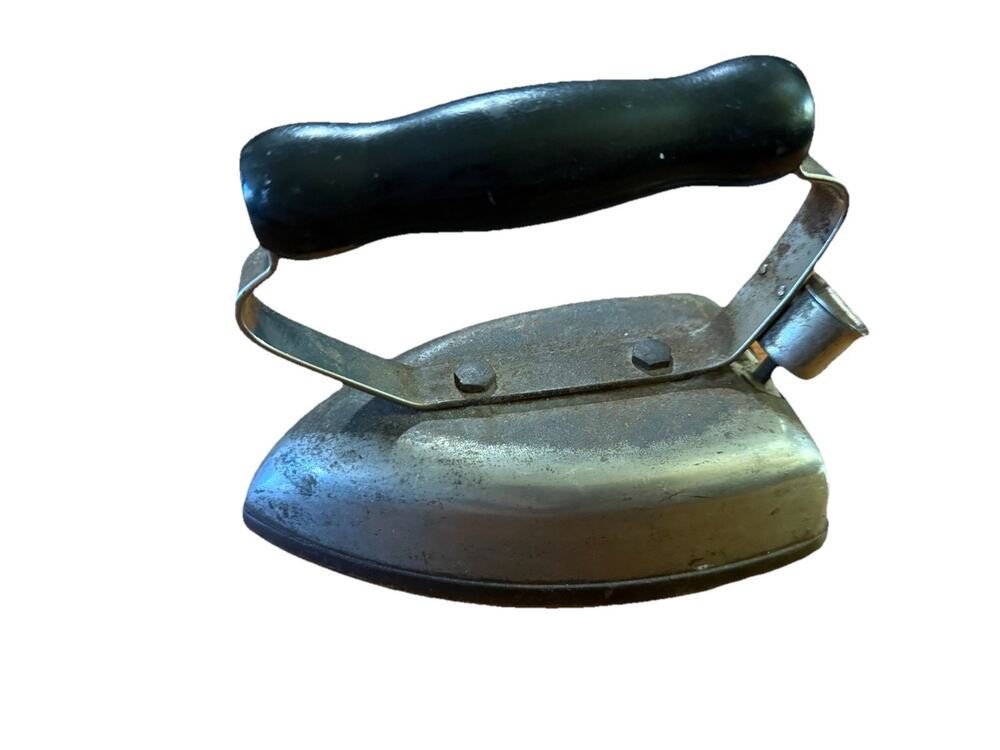 Antique Universal E9070 Electric Clothes Iron Landers Frary & Clark New Britain